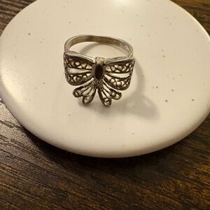 Elegant Sterling Silver .925 HAN Bow Ring, vintage, size 7.5